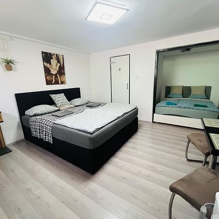 Apartmanek Patricie Room With Kitchenette Suitable For 2 Adults And 2 Children Mikulov Buitenkant foto