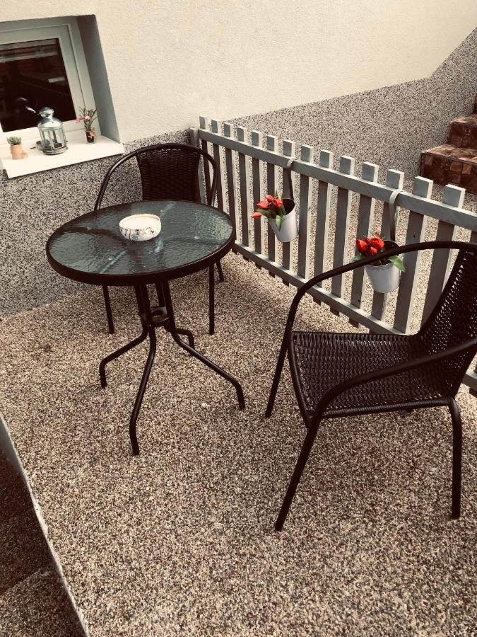 Apartmanek Patricie Room With Kitchenette Suitable For 2 Adults And 2 Children Mikulov Buitenkant foto